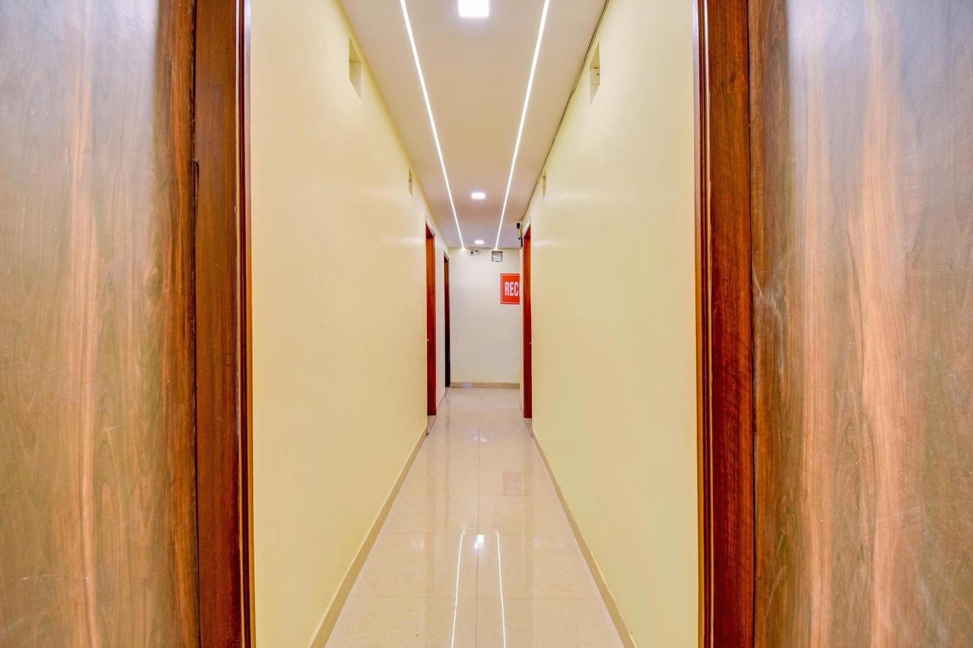Hotel O Friendship Inn Delhi  Exterior foto